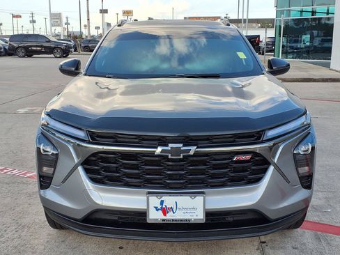 Used 2025 Chevrolet Trax RS w/ Driver Confidence Package FWD image 2