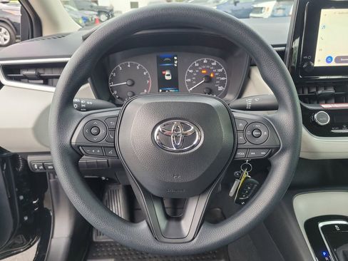 Used 2025 Toyota Corolla LE image 22