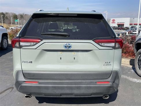 Used 2023 Toyota RAV4 XLE Premium image 3