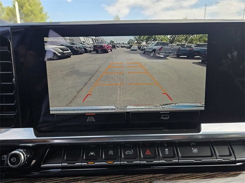 New 2026 GMC Sierra 1500 SLE image 12