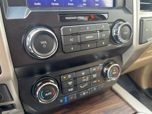 Used 2020 Ford F150 Lariat AWD/4WD image 12