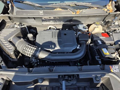 Used 2022 GMC Acadia SLT image 25