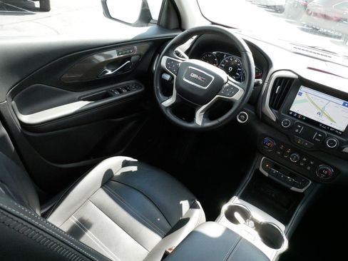 Used 2023 GMC Terrain Denali w/ Denali Premium Package AWD/4WD image 9