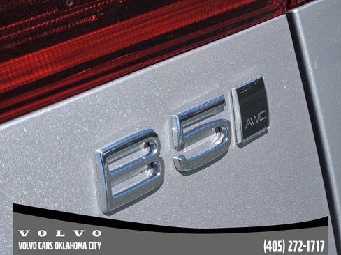 New 2026 Volvo XC60 B5 Plus w/ Protection Package Premier image 9