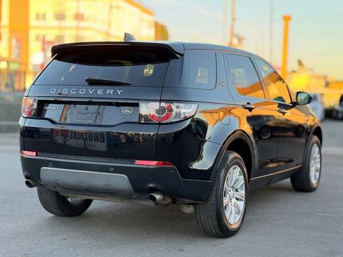 Used 2018 Land Rover Discovery Sport SE image 16