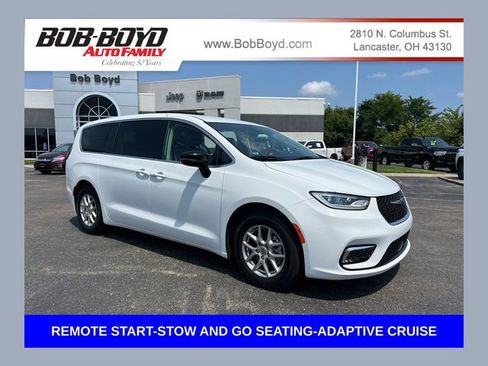Used 2024 Chrysler Pacifica Touring-L FWD image 1