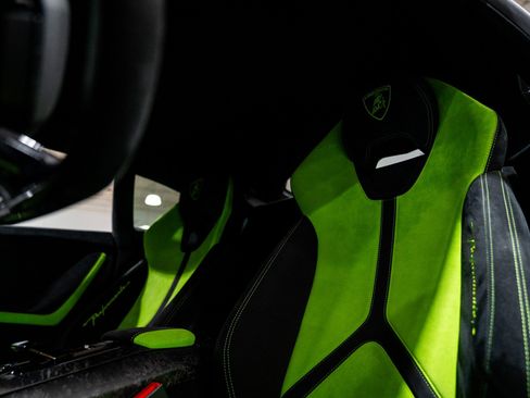 Used 2018 Lamborghini Huracan Performante image 24