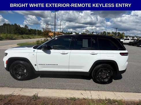 Used 2024 Jeep Grand Cherokee Trailhawk AWD/4WD image 8