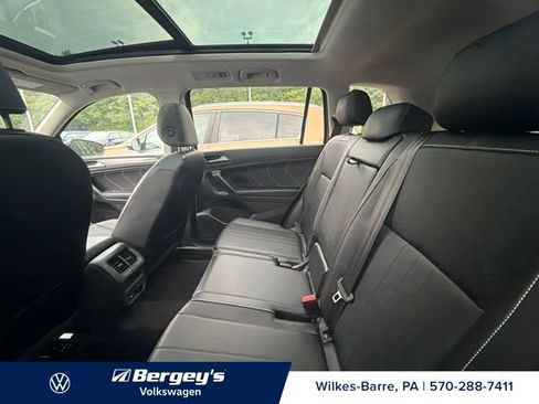 Certified 2024 Volkswagen Tiguan SE AWD/4WD image 18