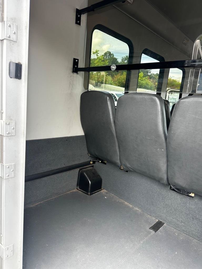 Used 2015 Ford E-350 and Econoline 350 Super Duty RWD image 17