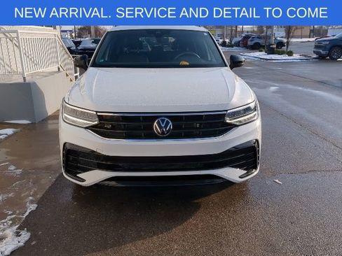 Used 2022 Volkswagen Tiguan SE R-Line image 12