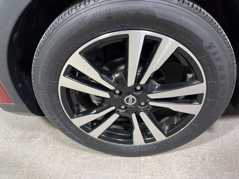 Used 2019 Nissan Kicks SR w/ SR Premium Package FWD image 31