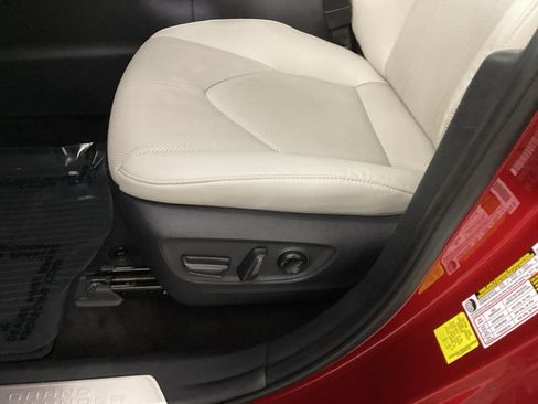 Used 2024 Toyota Grand Highlander AWD image 18