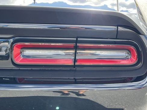 Used 2021 Dodge Challenger SRT Hellcat Redeye image 21