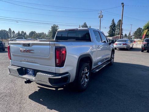 Used 2022 GMC Sierra 1500 SLT w/ SLT Premium Plus Package AWD/4WD image 22