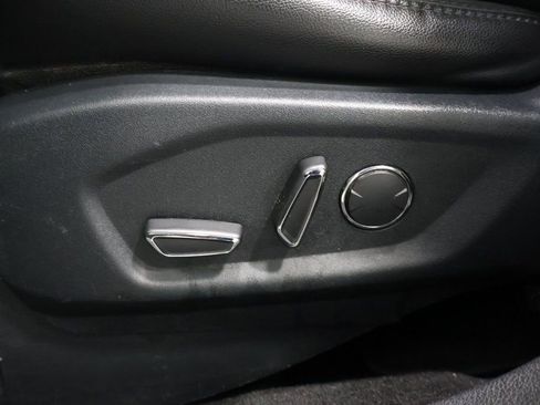 Used 2018 Ford Explorer XLT w/ Equipment Group 202A image 14