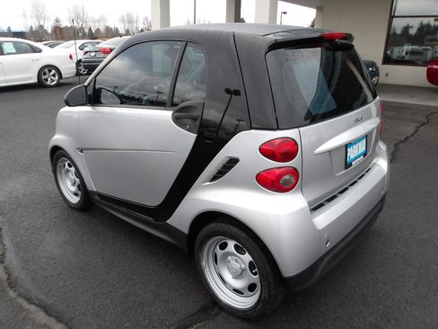 Used 2015 smart fortwo pure image 3