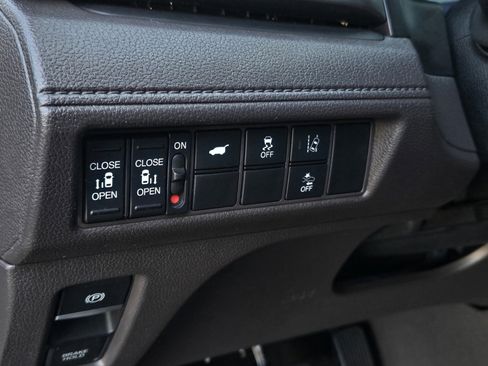 Used 2019 Honda Odyssey EX-L image 18