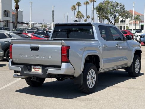 Certified 2025 Toyota Tacoma SR5 AWD/4WD image 42