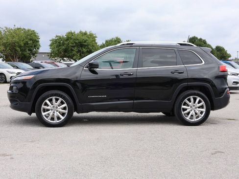 Used 2017 Jeep Cherokee Limited AWD/4WD image 8