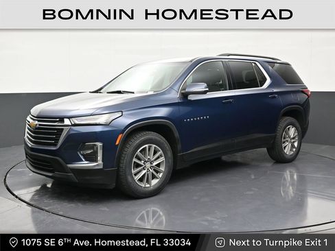 Used 2023 Chevrolet Traverse LT FWD image 1