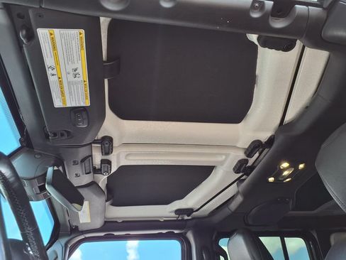 Used 2021 Jeep Wrangler Unlimited Sahara AWD/4WD image 14
