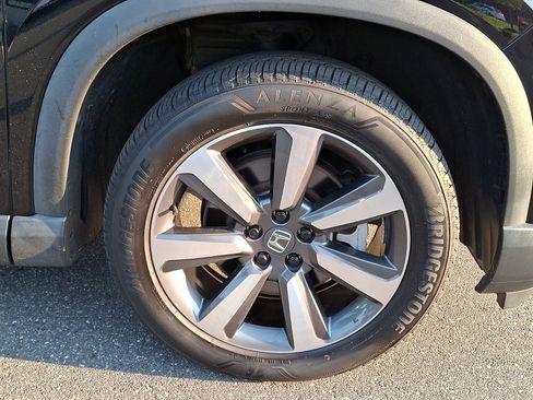 Used 2024 Honda Pilot Touring image 8