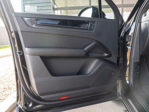 New 2026 Porsche Cayenne GTS image 27