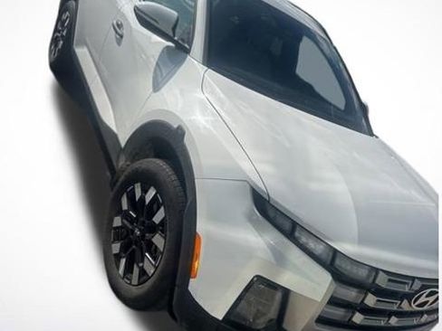 Used 2025 Hyundai Santa Cruz SEL AWD/4WD image 2