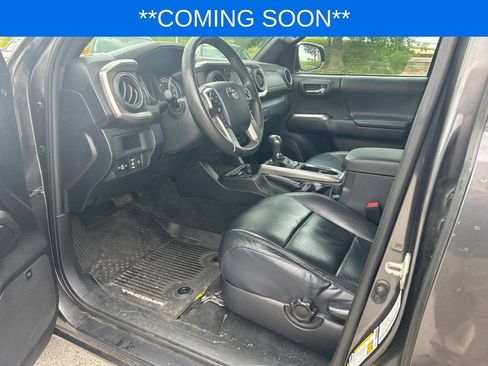 Used 2019 Toyota Tacoma Limited AWD/4WD image 9
