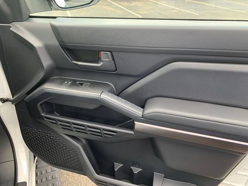New 2026 Toyota 4Runner SR5 AWD/4WD image 19