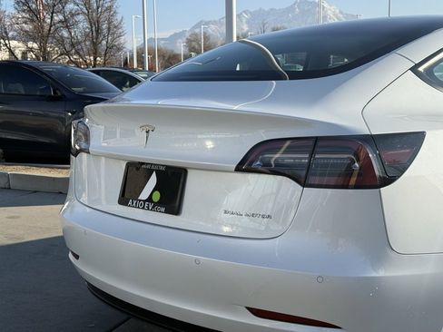 Used 2022 Tesla Model 3 Long Range image 32