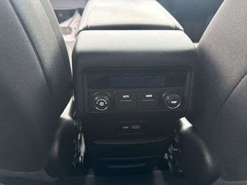 Certified 2022 GMC Acadia SLE image 21