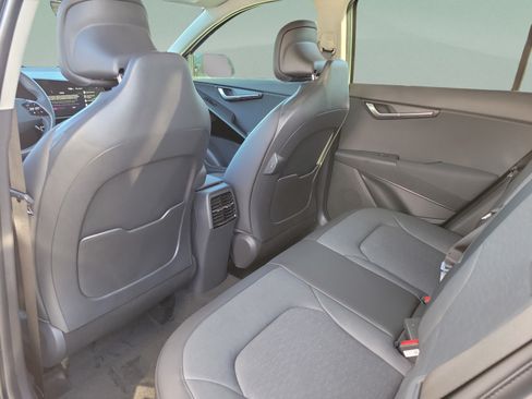 New 2026 Kia Niro SX Touring FWD image 5