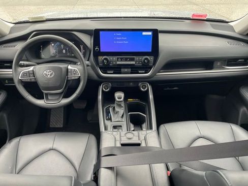 Used 2025 Toyota Grand Highlander FWD image 10