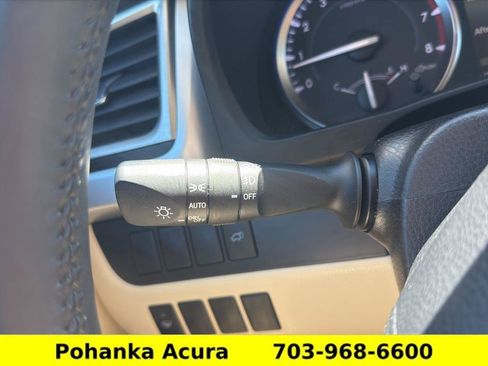 Used 2016 Toyota Highlander XLE AWD/4WD image 10