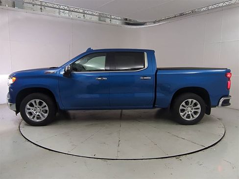 Used 2022 Chevrolet Silverado 1500 LTZ w/ Technology Package image 3