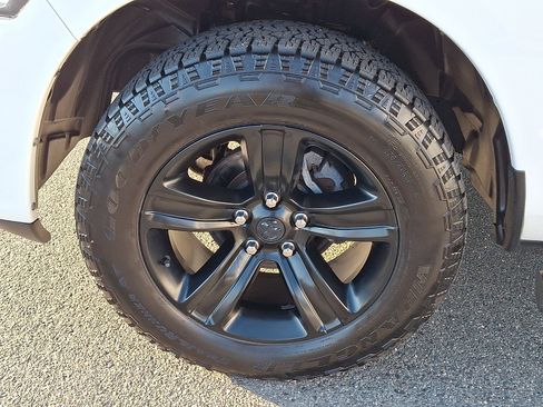 Used 2018 RAM 1500 Sport w/ Convenience Group AWD/4WD image 8