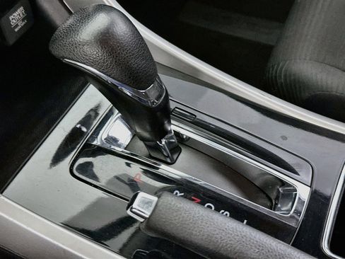Used 2017 Honda Accord LX image 23