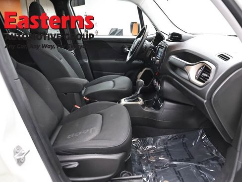 Used 2017 Jeep Renegade Latitude w/ Cold Weather Group AWD/4WD image 26