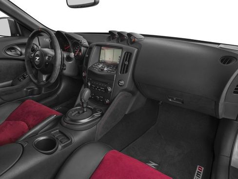 Used 2016 Nissan 370Z NISMO RWD image 18