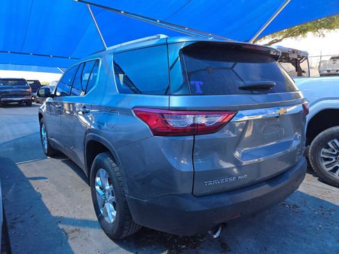 Used 2018 Chevrolet Traverse LT image 3