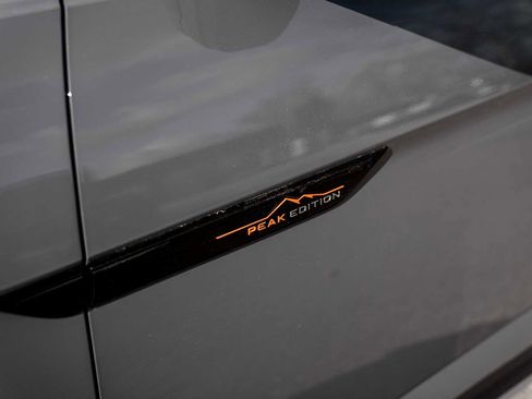 New 2026 Volkswagen Atlas Peak Edition image 8