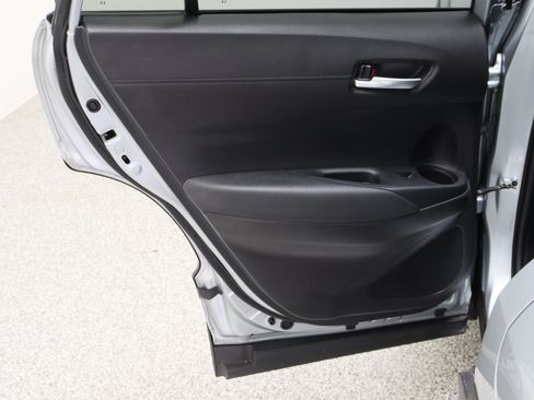 Used 2023 Toyota Corolla Cross XLE w/ Convenience Package FWD image 28