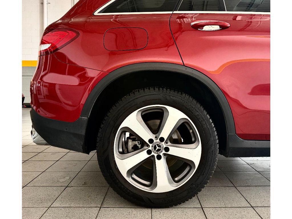 Used 2019 Mercedes-Benz GLC 300 4MATIC image 9