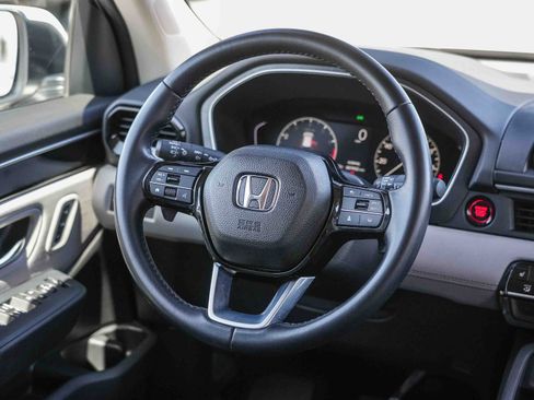 Used 2025 Honda Pilot EX-L image 18