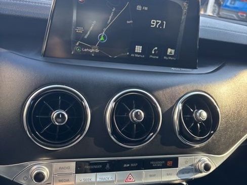 Used 2018 Kia Stinger GT1 image 14