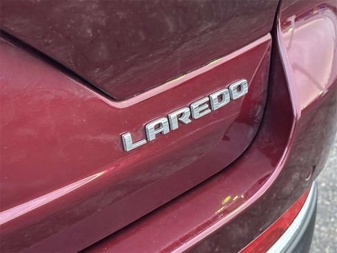 Used 2024 Jeep Grand Cherokee Laredo image 10