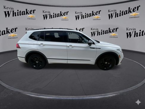 Used 2023 Volkswagen Tiguan SE R-Line AWD/4WD image 9