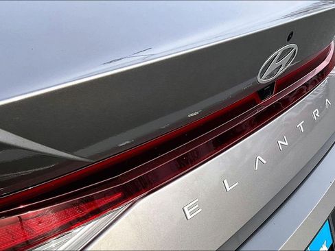 Used 2024 Hyundai Elantra SEL image 24